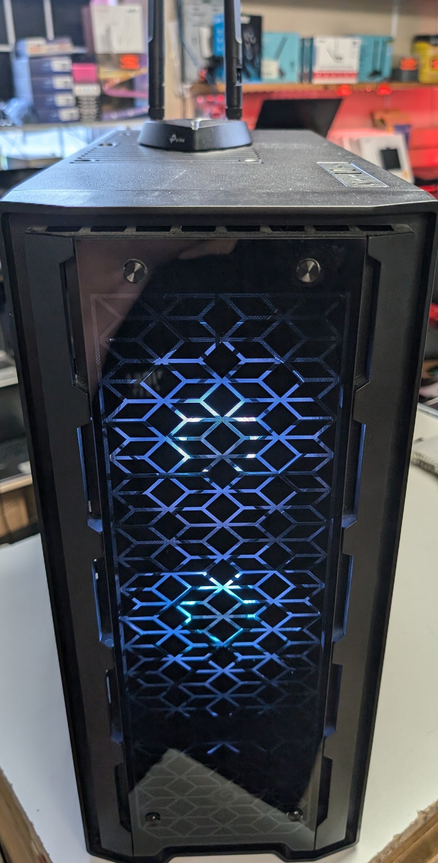 Lumina i9-9900K + RTX 4070